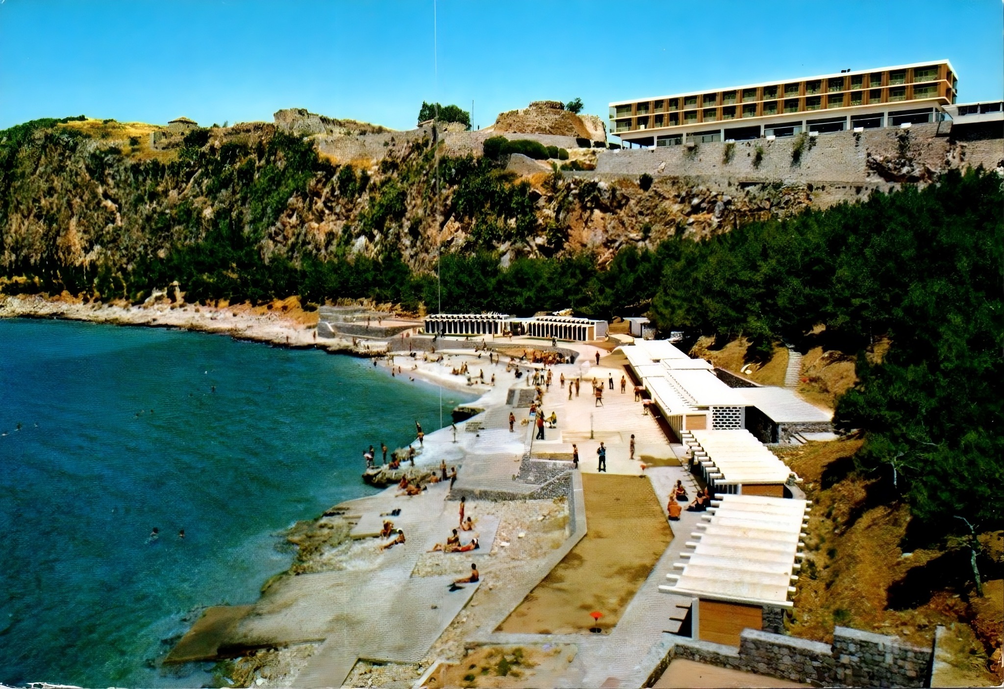 Μια απαράδεκτη απόφαση μνημειώδους άγνοιας για το Ξενία του Ναυπλίου