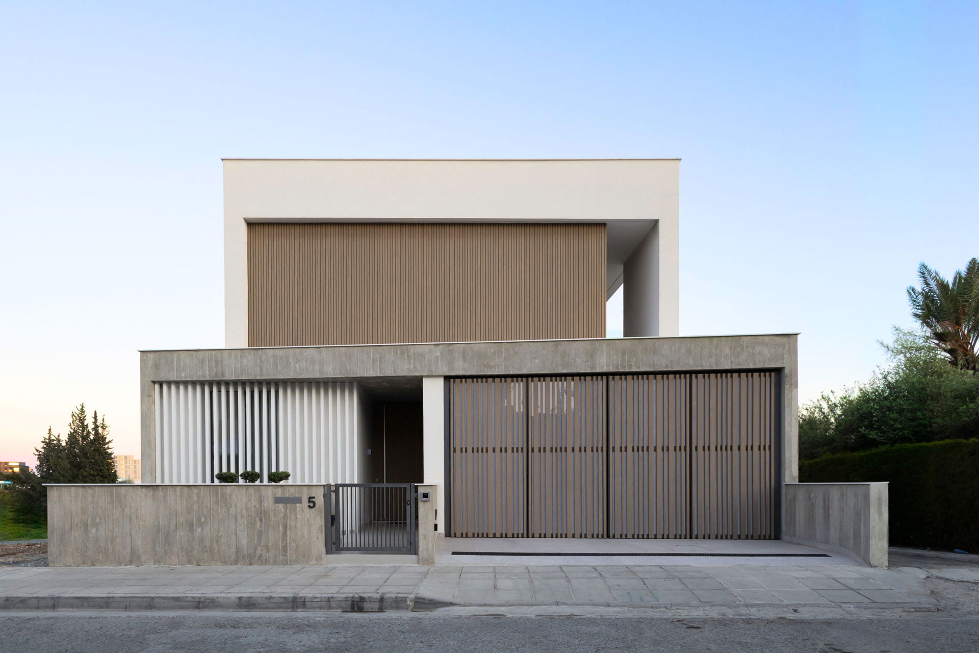 Stack Effect House: Μια Αστική Κατοικία ως Πεδίο Έρευνας