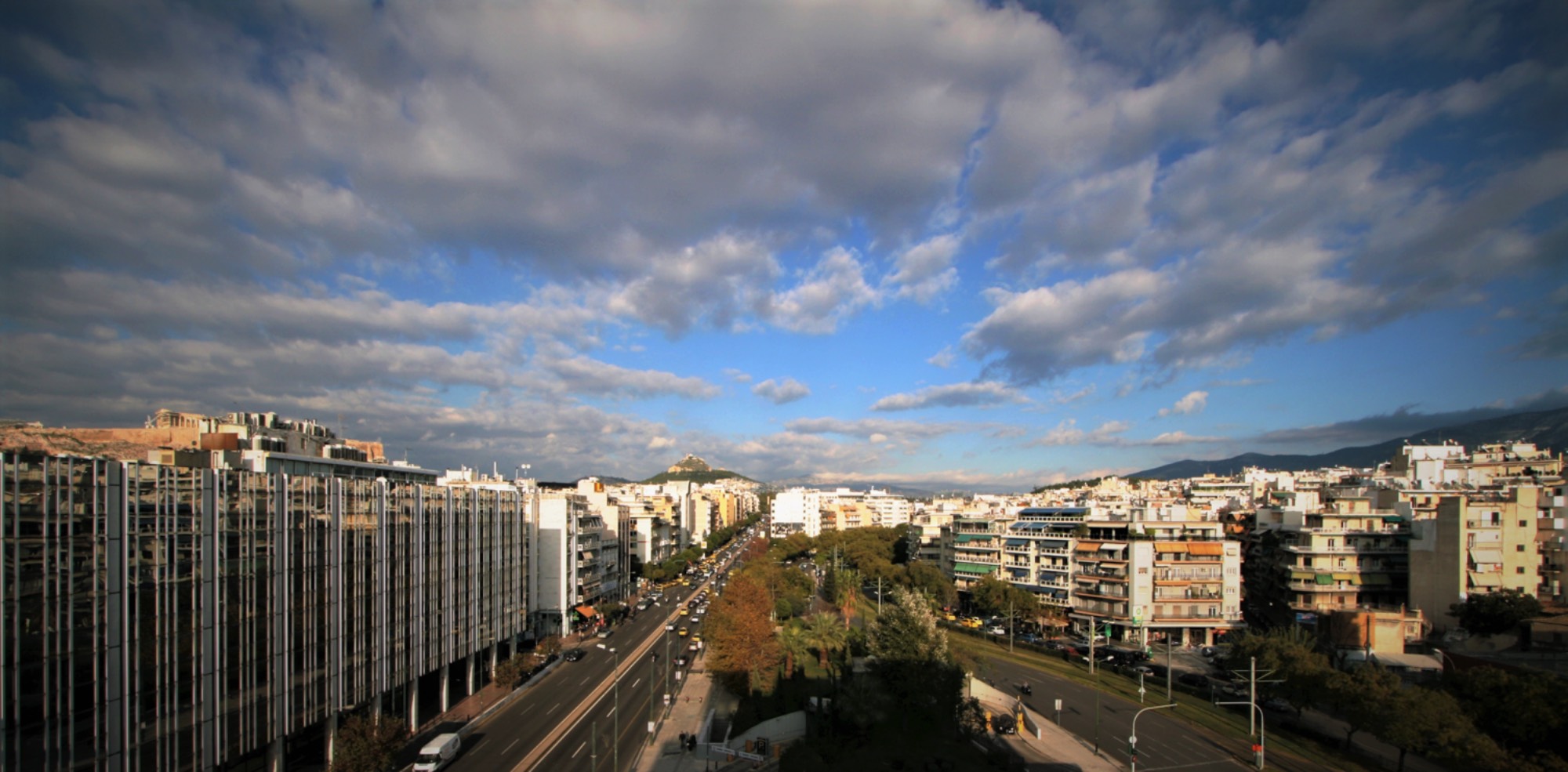 Πόσο ψηλά τα κτίρια στην Αθήνα;