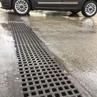 Σχάρες διαφόρων τύπων και κανάλια αποστράγγισης ομβρίων HDPE MUFLE από την Caramondani Hellas