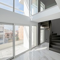 Πολυκατοικία στη Γλυφάδα