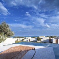 Gateway to Blue / ένα έργο φιλοξενίας στο νησί της Πάρου