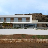 Μία Οριζόντια Κατοικία στο Τοπίο