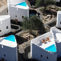 Συγκρότημα 29 κατοικιών στη Σαντορίνη
