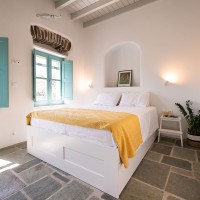 Επισκευή διώροφης κατοικίας στη Μέση Ποταμιά Νάξου